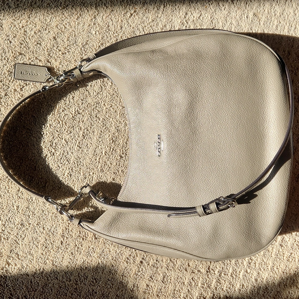 Coach Taupe Pebbled Leather Hobo Bag *EUC*